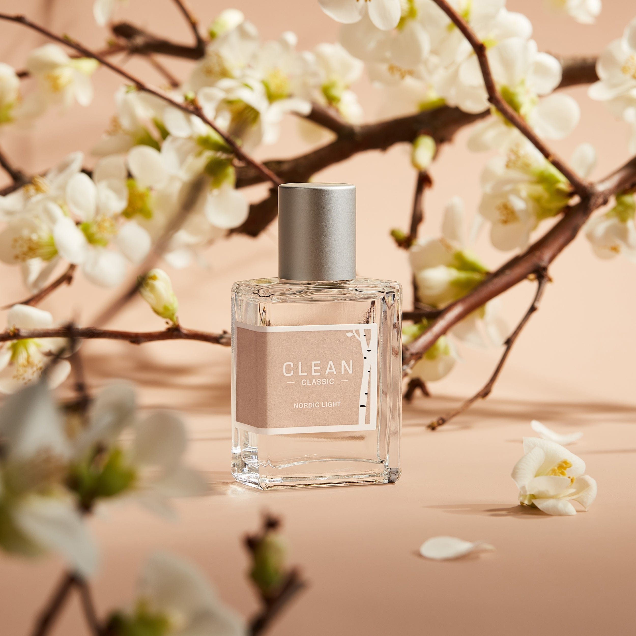 Clean Classic Nordic Light fragrance with flowers