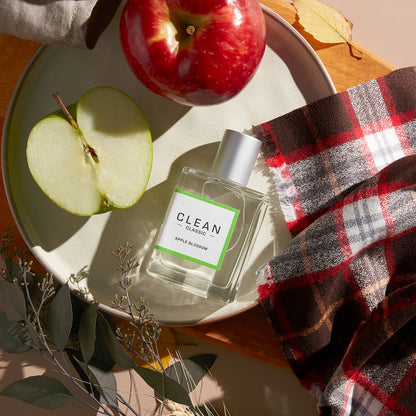 Clean Classic Apple Blossom fragrance with apples